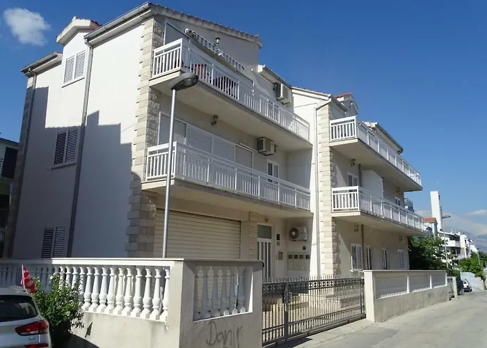 Paradise Apartments