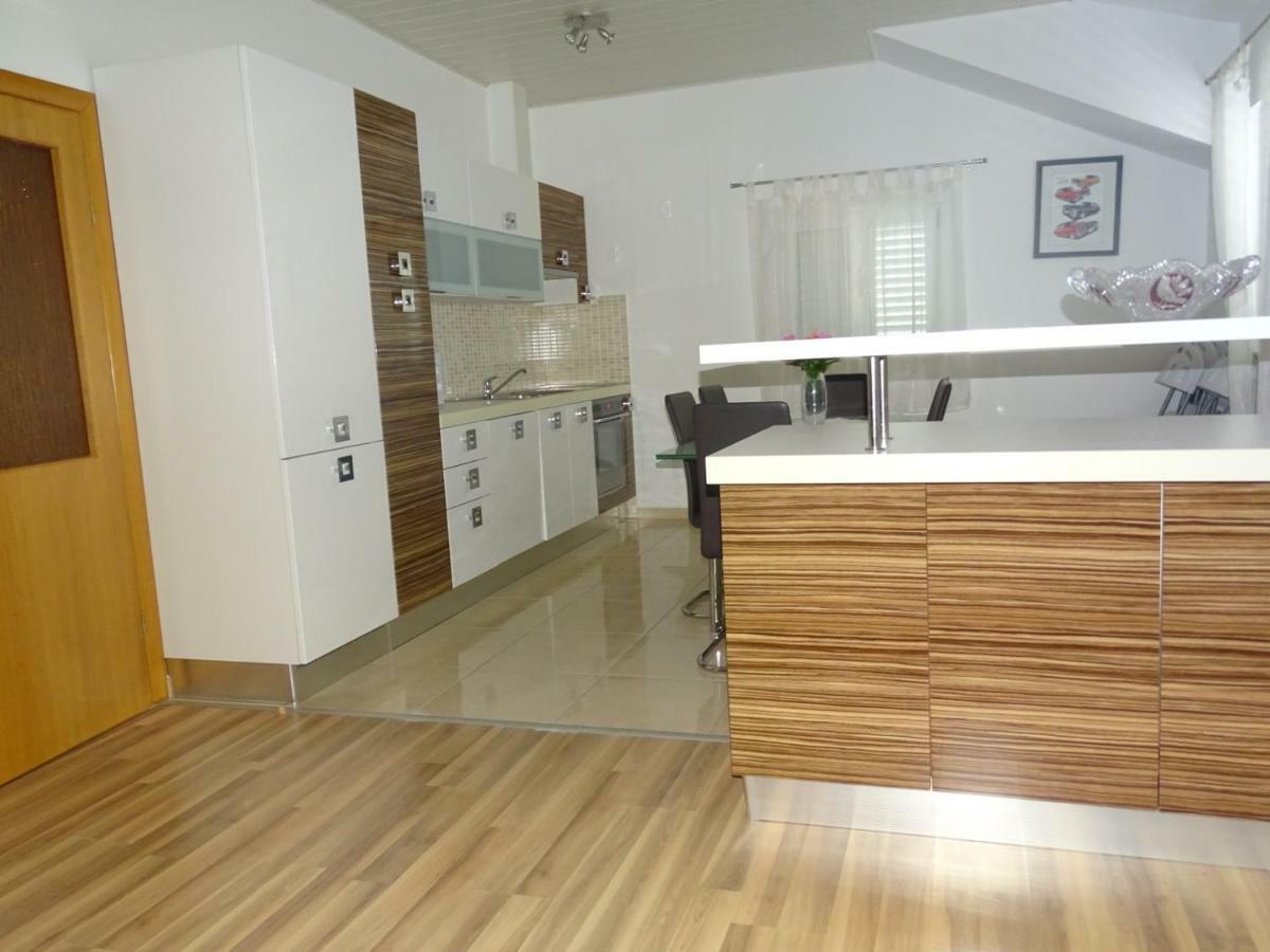Paradise Apartment *